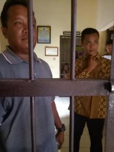 membebaskan orang dari tahanan