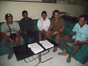 perdamaian di kantor Polisi